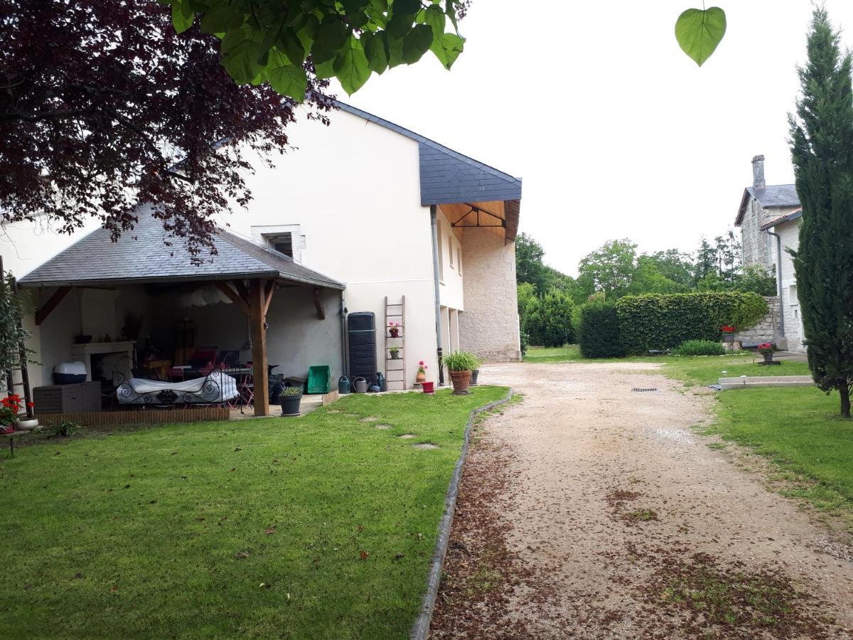 Gite Amanala Poitou Saint-Genest-d'Ambiere Екстер'єр фото